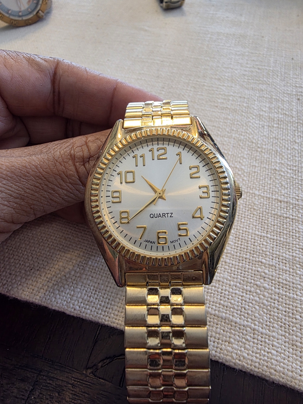 Quartz Men's Gold Tone Bracelet Watch